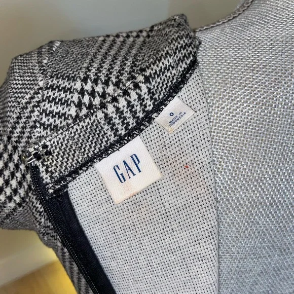 Gap Houndstooth Plaid Ruffle Hem Dress - Size 0 - Picture 7 of 7